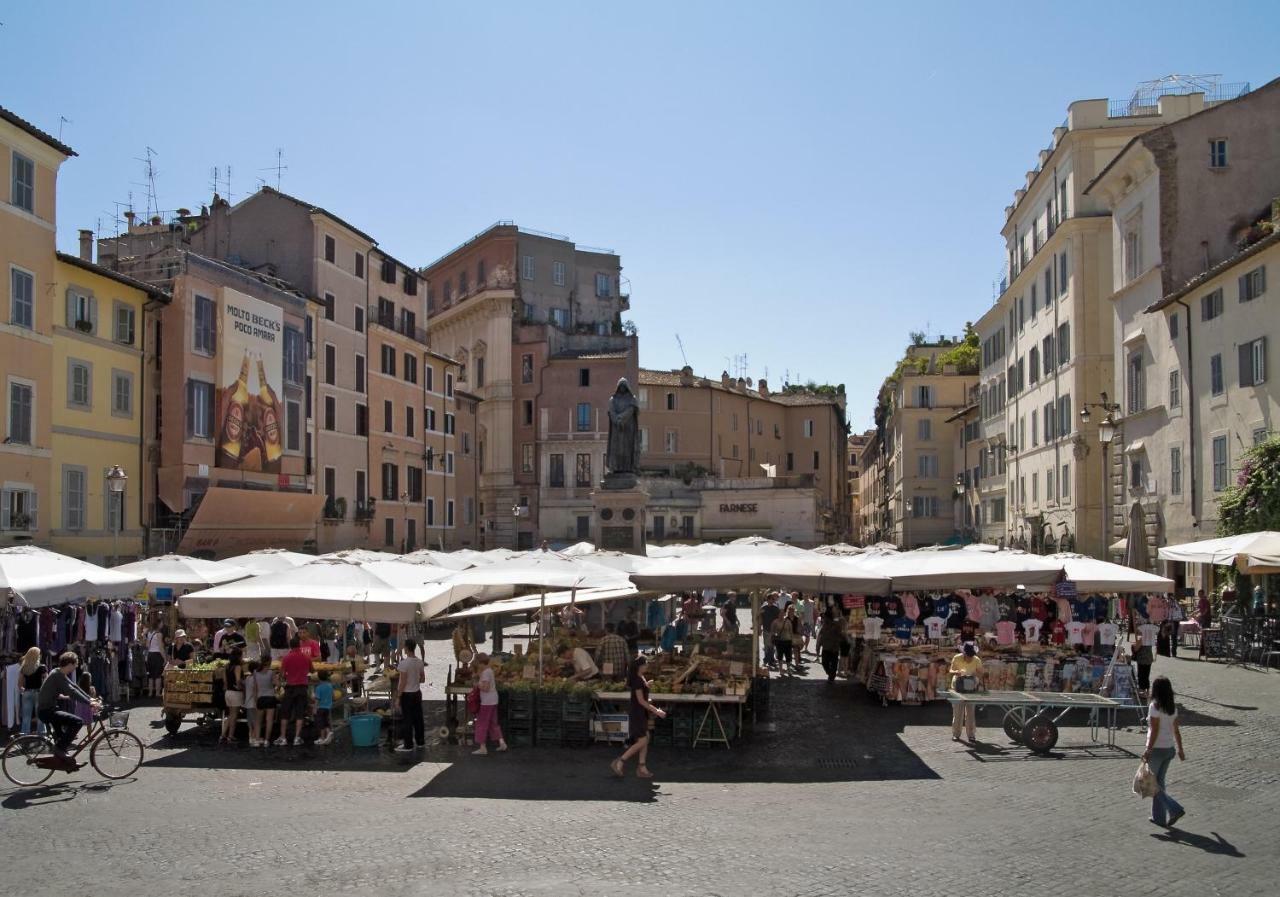 Appartamentino Campo Dei Fiori Rzym Zewnętrze zdjęcie